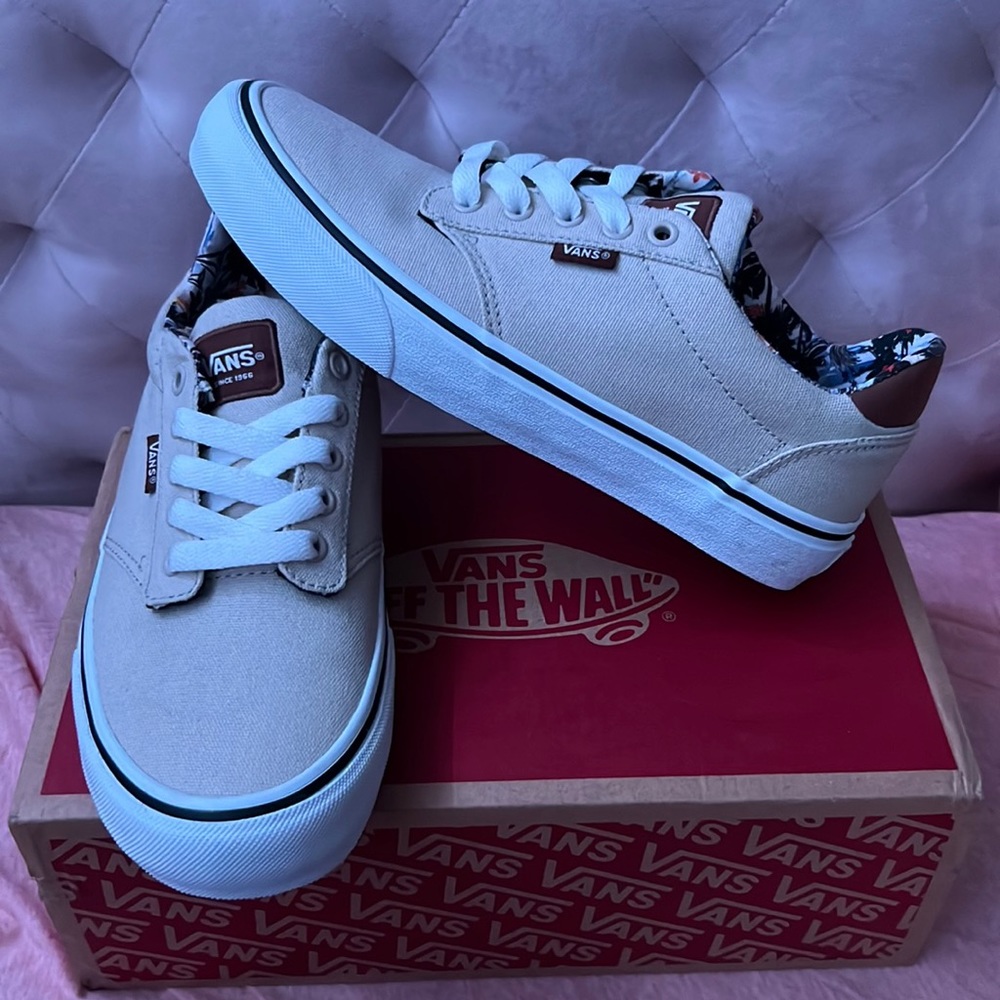 Men’s 7.5 Vans! Brand new! Never warn, only tried on. In perfect condition.